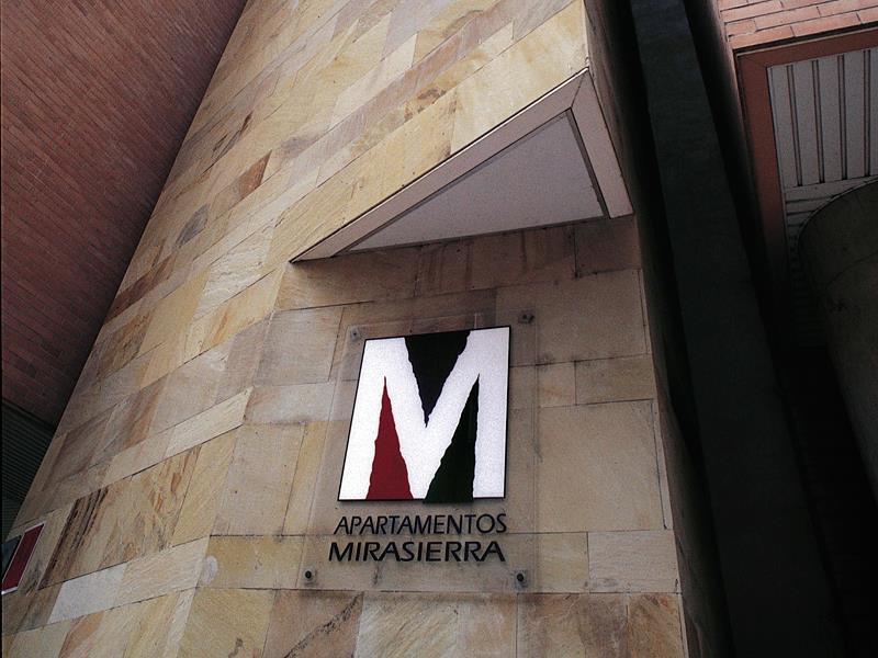 Suites Sercotel Mirasierra Pamplona Exterior foto