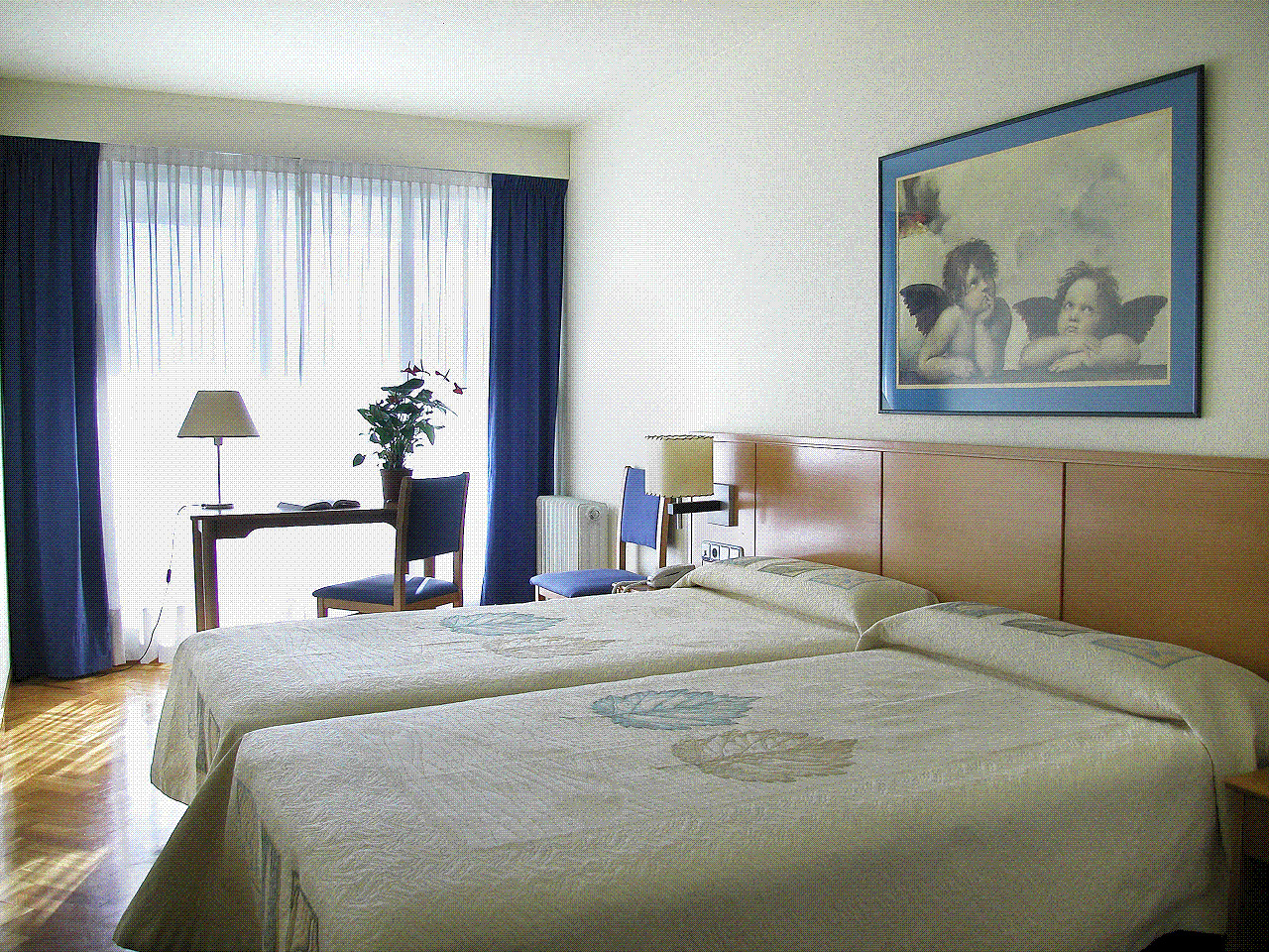 Suites Sercotel Mirasierra Pamplona Quarto foto