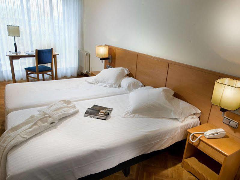 Suites Sercotel Mirasierra Pamplona Exterior foto
